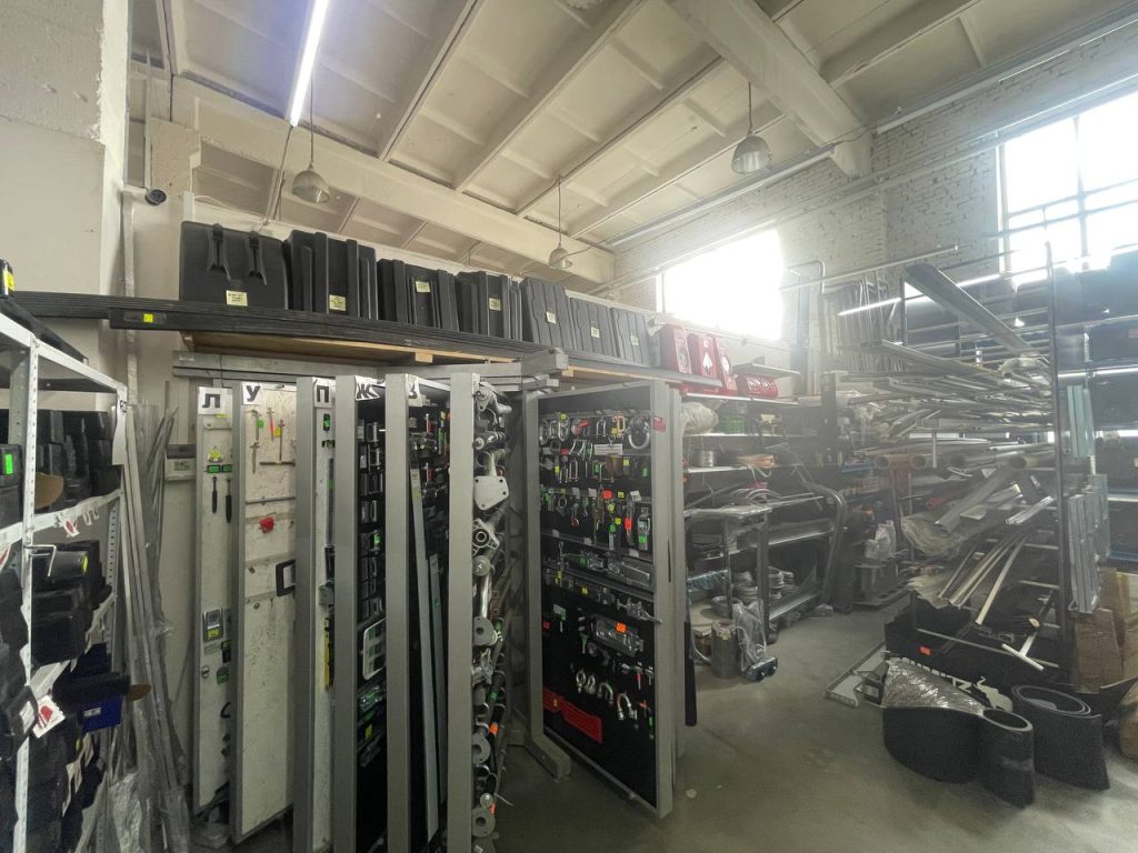 Фурнитура и запчасти на полуприцепы