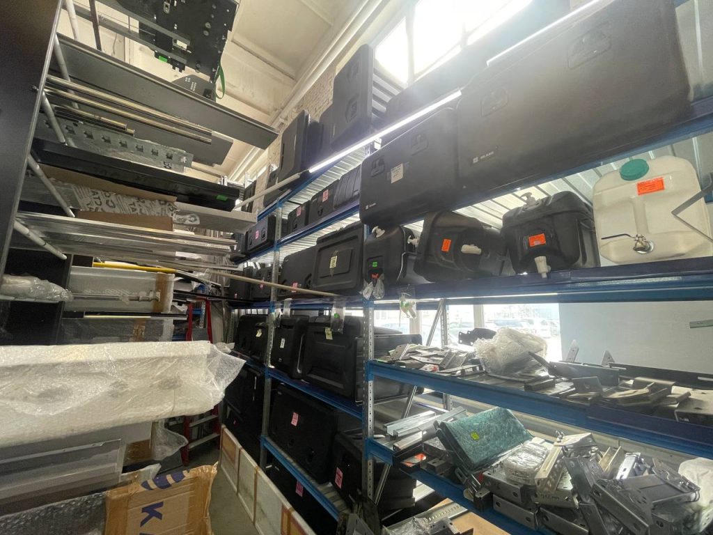 Фурнитура и запчасти на полуприцепы