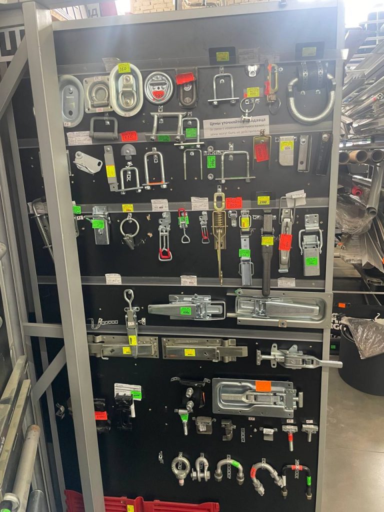 Фурнитура и запчасти на полуприцепы