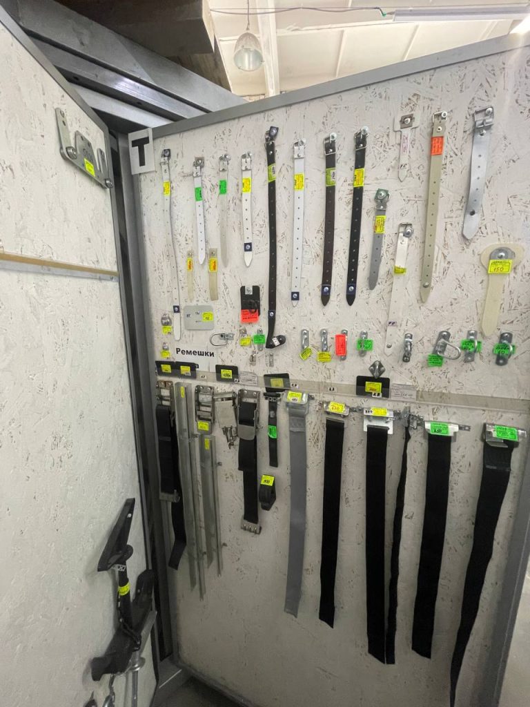 Фурнитура и запчасти на полуприцепы